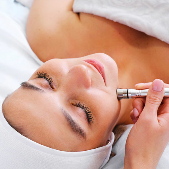 Microdermabrasion à la rivieraclinic pour une peau qui respire